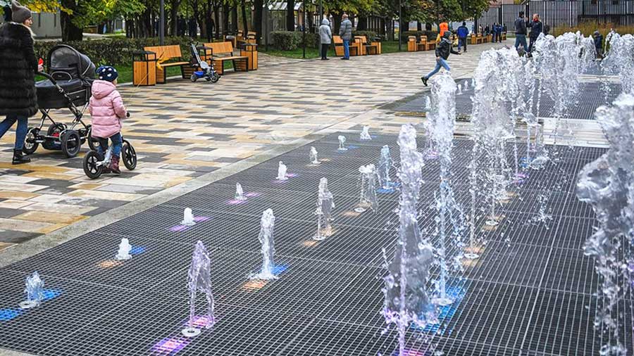 Fuente de suelo con tramex Fuente de suelo con tramex